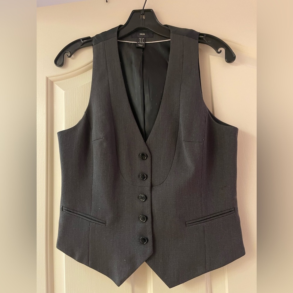 H&M grey vest size 8
